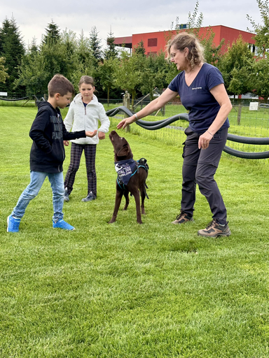Kind und Hund 2