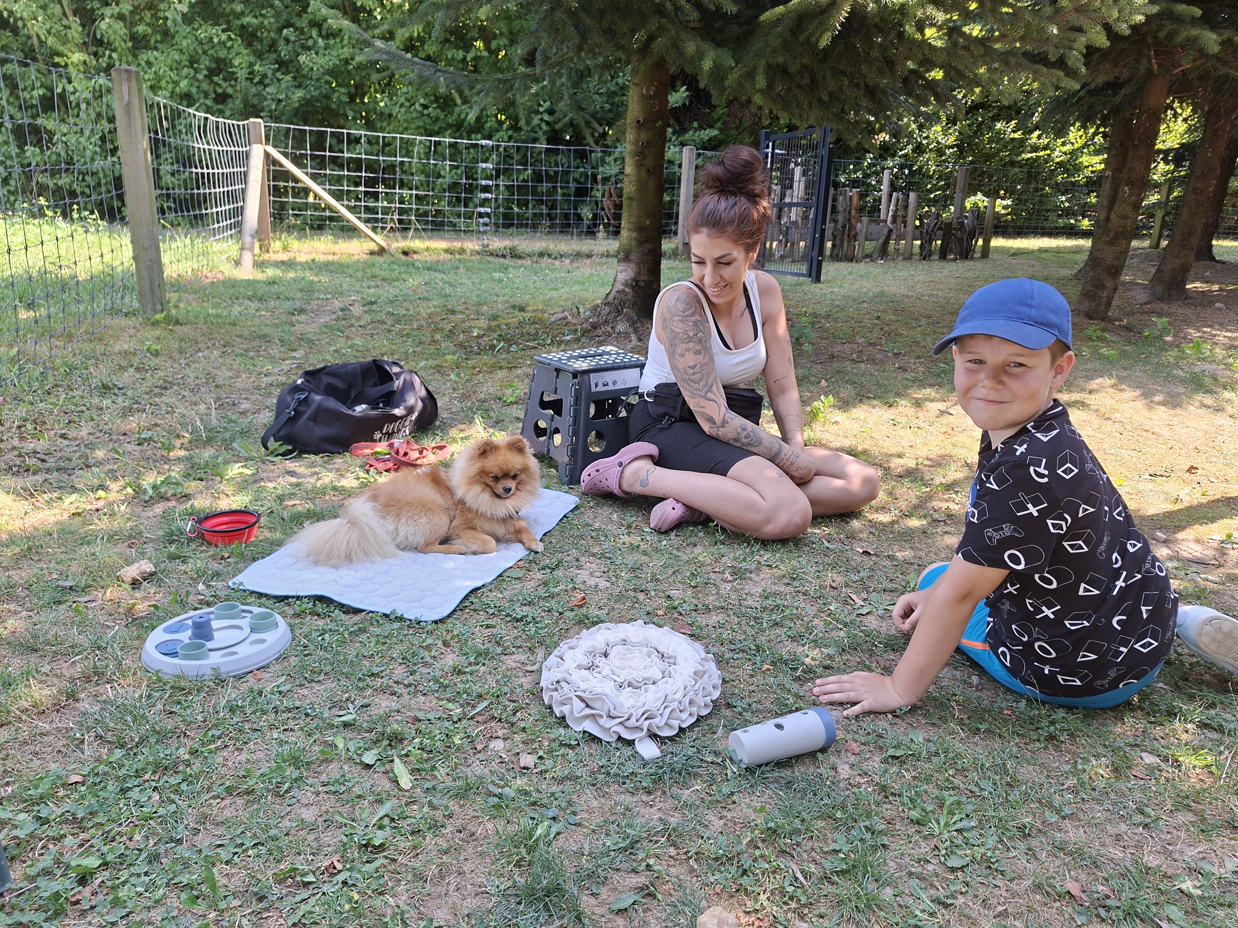 Kind und Hund