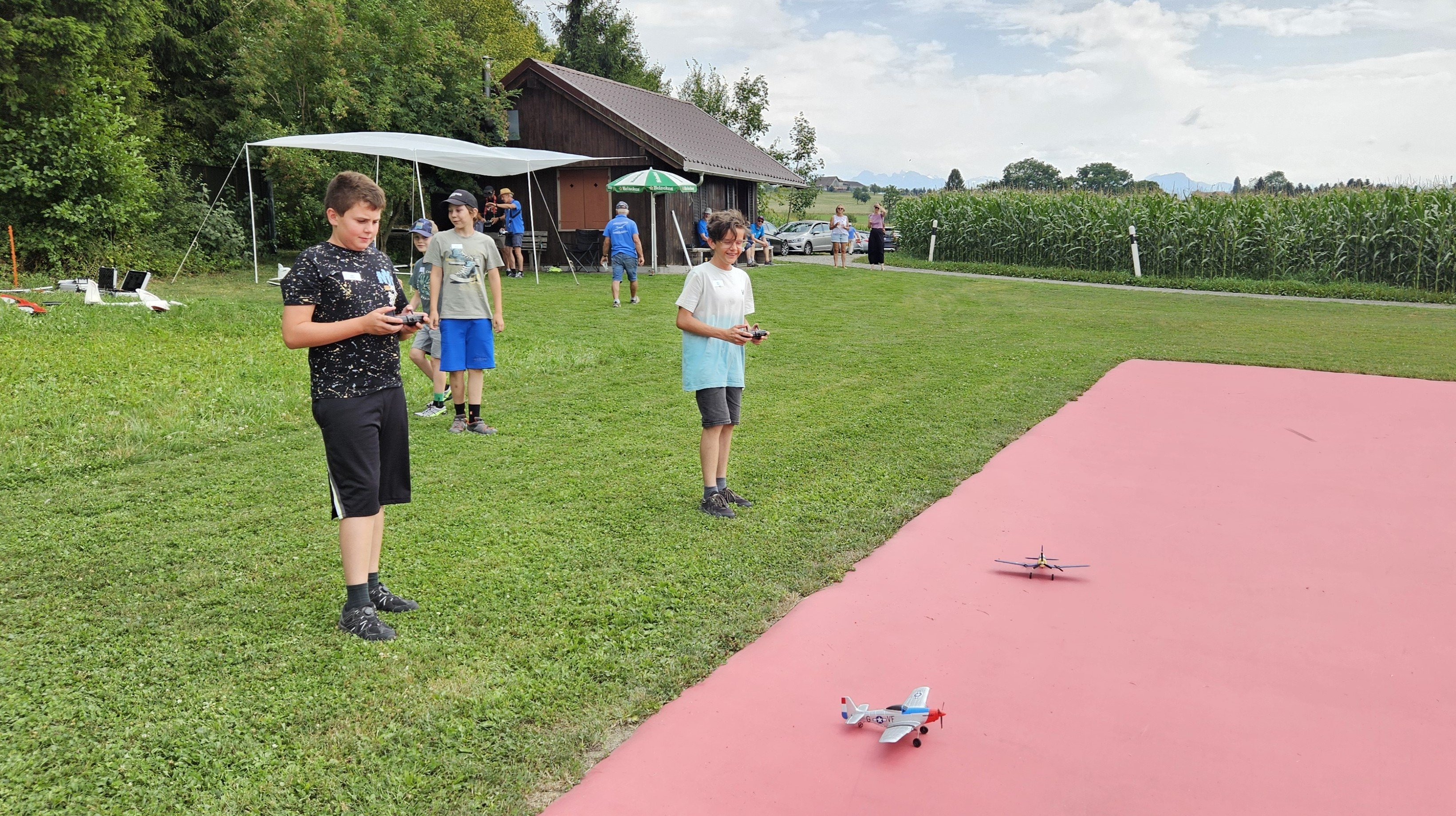 Modelflugzeug bauen und fliegen